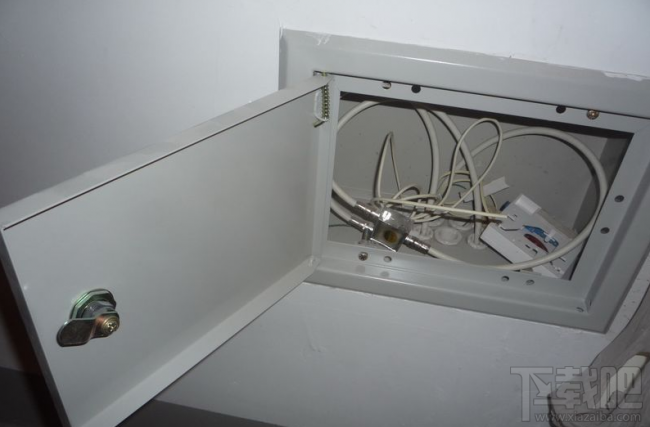 小米路由器mini放弱电箱